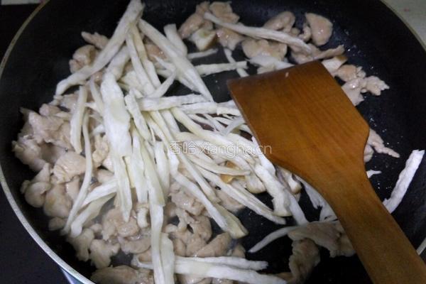 双菇炒肉的做法图解2
