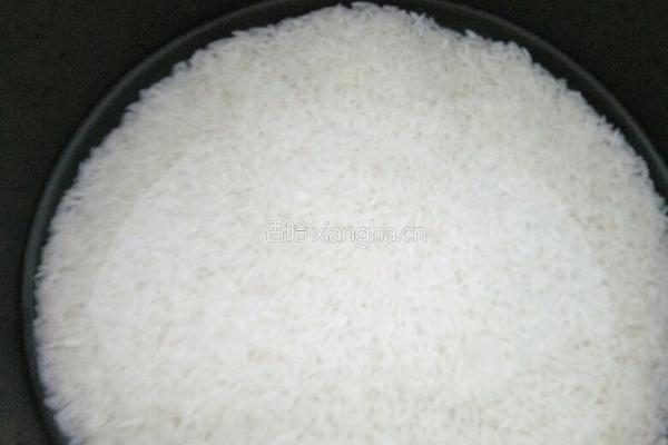 百味鸡胸肉焗饭的做法图解1