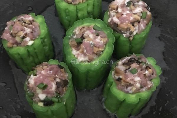 香菇瘦肉酿苦瓜的做法图解6