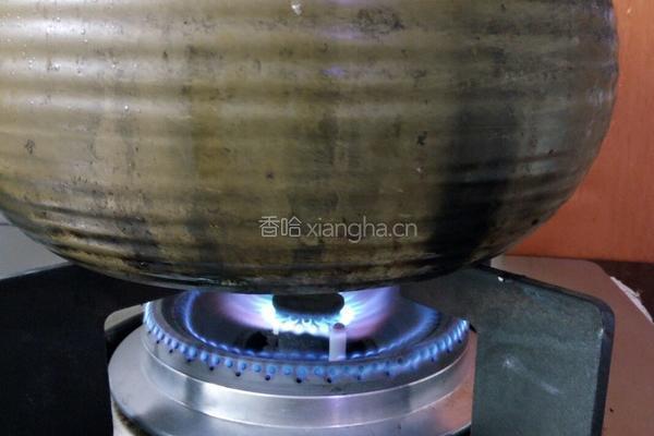 西洋参木耳鸡汤的做法图解6