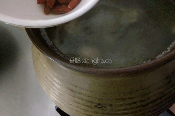 西洋参木耳鸡汤的做法图解7