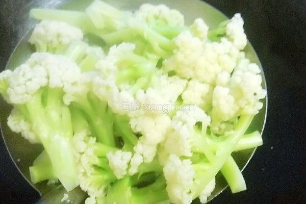 菜花炒肉片的做法图解5