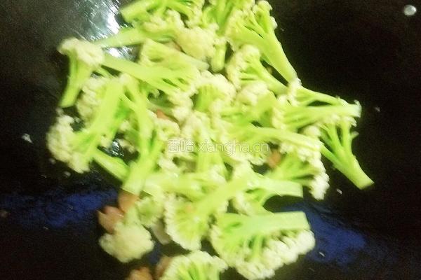 菜花炒肉片的做法图解7
