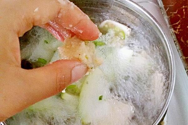 杂蔬鸡肉丸子汤的做法图解5