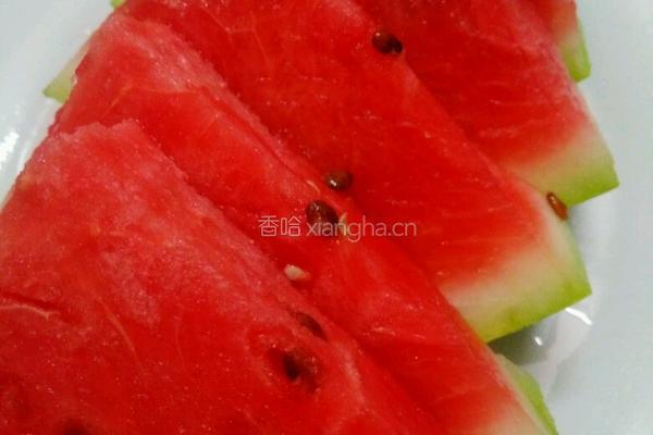 西瓜皮炒鸡脚的做法图解1