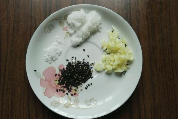 凉拌鲜黄花菜的做法图解3