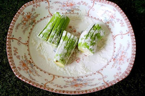 茄汁菊花茄子的做法图解4