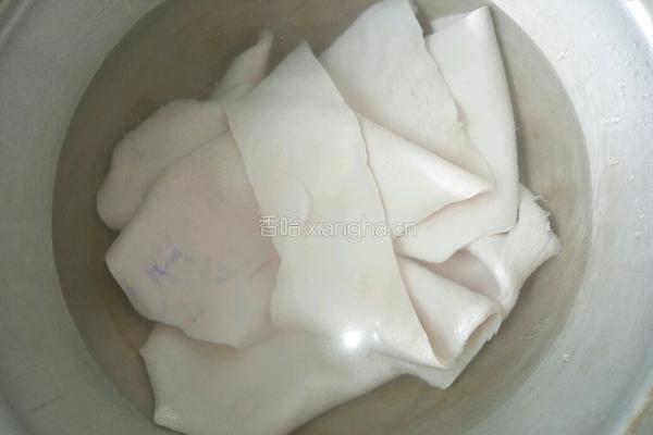水晶肉皮冻的做法图解2