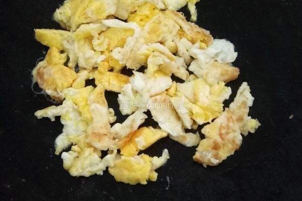 瑶柱红枣鸡蛋拌饭的做法图解2