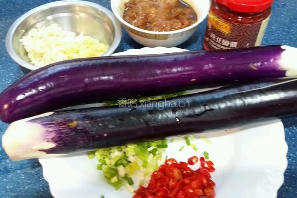 豆瓣醬茄子的做法图解1