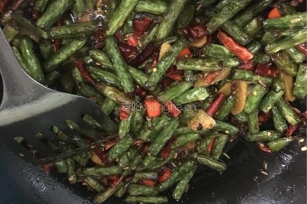 干煸四季豆的做法图解6