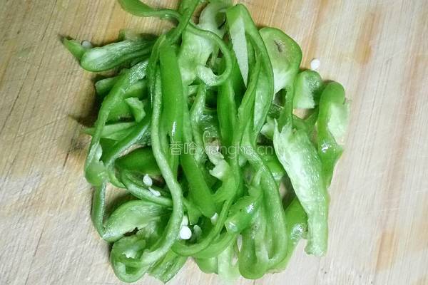凉拌绿豆芽的做法图解2