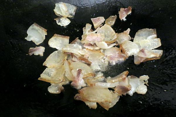 胡萝卜炒腊肉的做法图解6