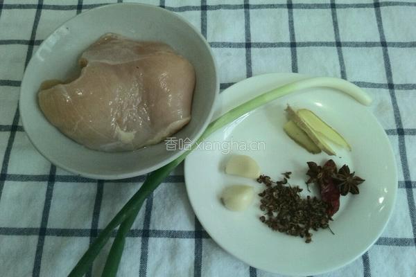 手撕鸡肉的做法图解1