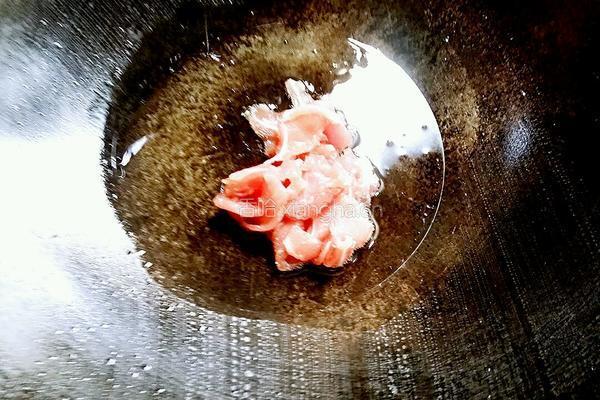 黄瓜木耳炒肉片的做法图解4