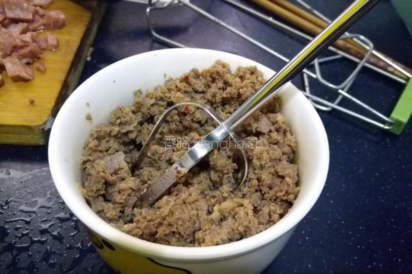 腊肠肉酱面的做法图解4