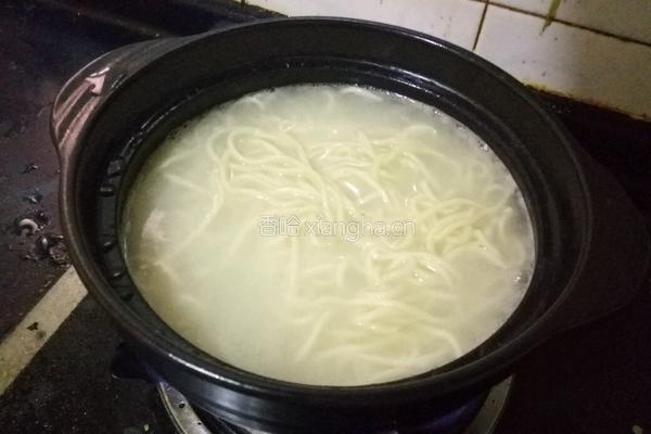 腊肠肉酱面的做法图解9