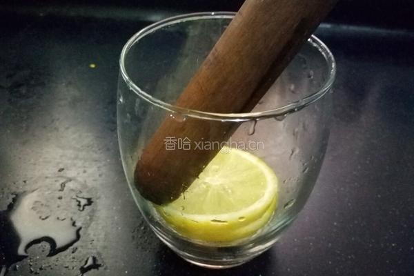 冰鲜柠檬水的做法图解2