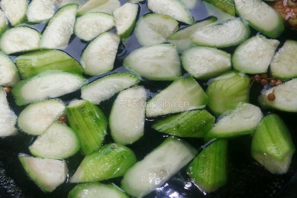 紫菜丝瓜肉片汤的做法图解4