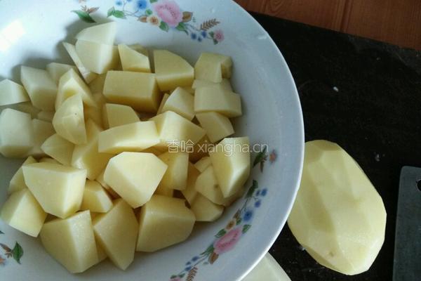 龙虾土豆块的做法图解2