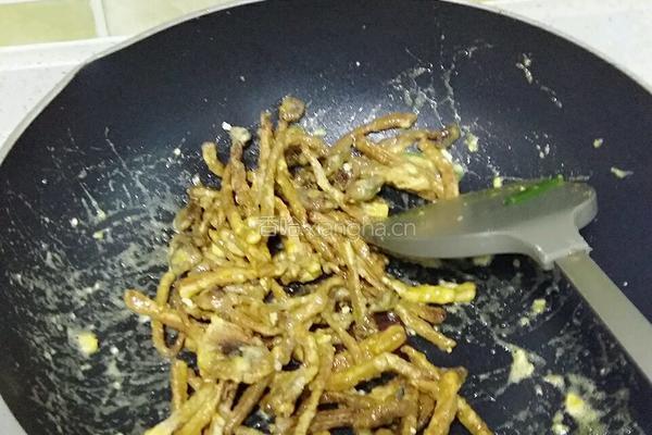 蛋酥茶树菇的做法图解8