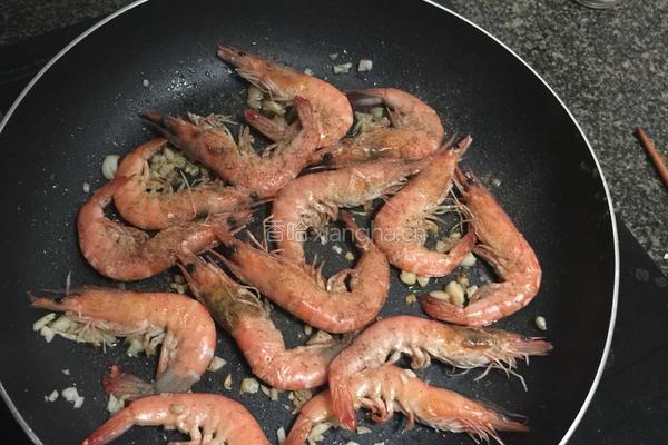蒜香虾的做法图解5