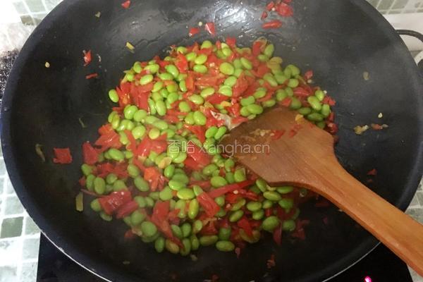 鱼块炒毛豆的做法图解9