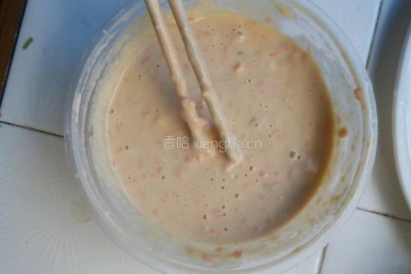 胡萝卜鸡蛋葱花饼的做法图解3