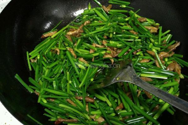 韭菜花肉丝的做法图解4