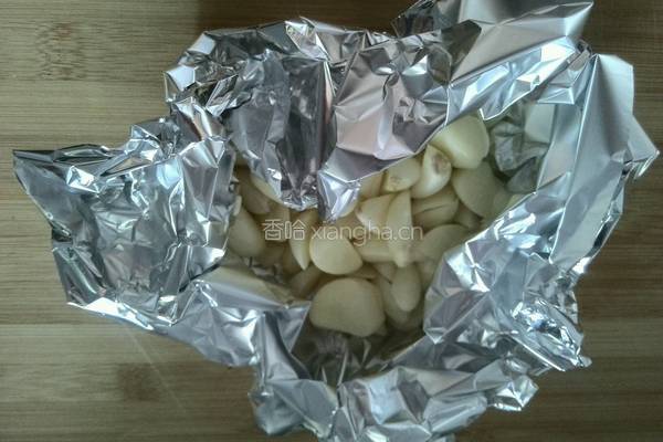 蒜香意面佐烤圣女果的做法图解1
