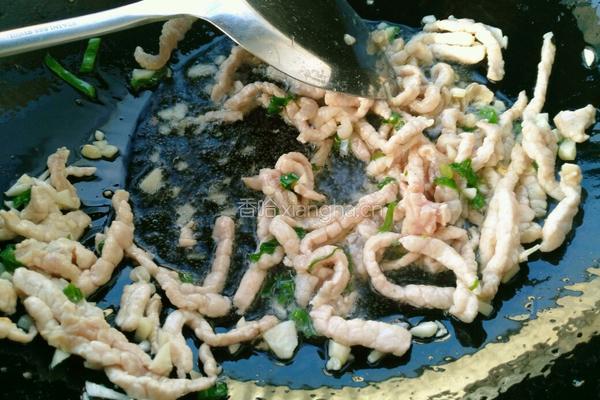 猪耳朵豆角炒肉丝的做法图解6