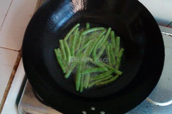 肉末豆角的做法图解3