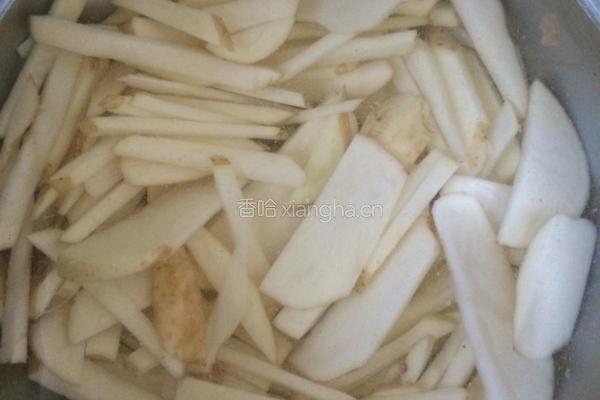 土豆炒辣椒的做法图解2