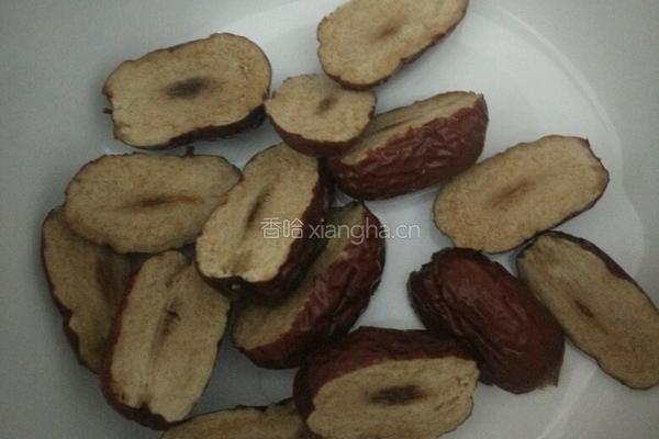 红豆绿豆红枣粥的做法图解2