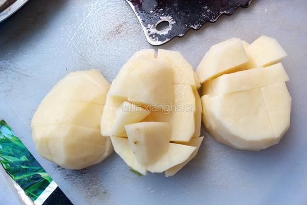 土豆烧排骨的做法图解3