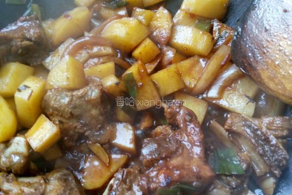 土豆烧排骨的做法图解12