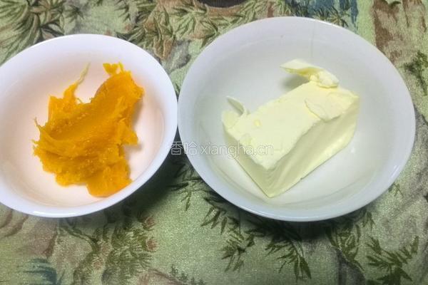 小南瓜面包的做法图解1
