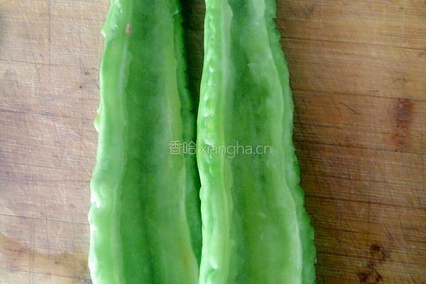 快手凉拌苦瓜的做法图解2