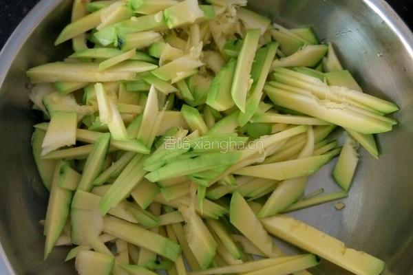 嫩南瓜馅饼的做法图解2