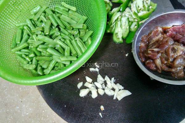 四季豆炒肉丝的做法图解1
