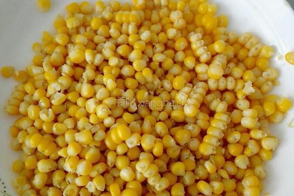 烤肠玉米炒饭的做法图解2