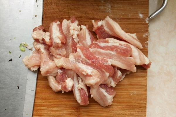 蒜薹五花肉的做法图解1