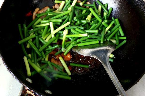 蒜薹五花肉的做法图解6