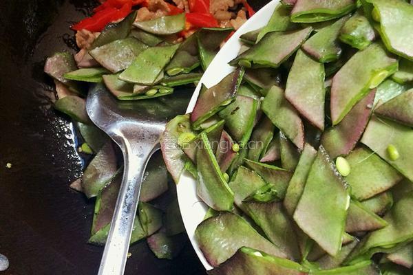 扁豆炒肉片的做法图解8
