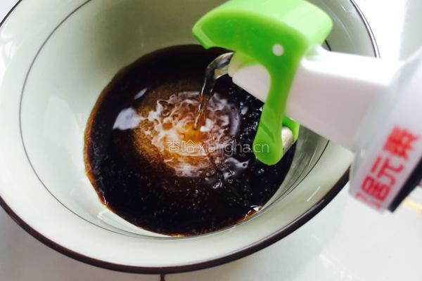 醋泡花生的做法图解6