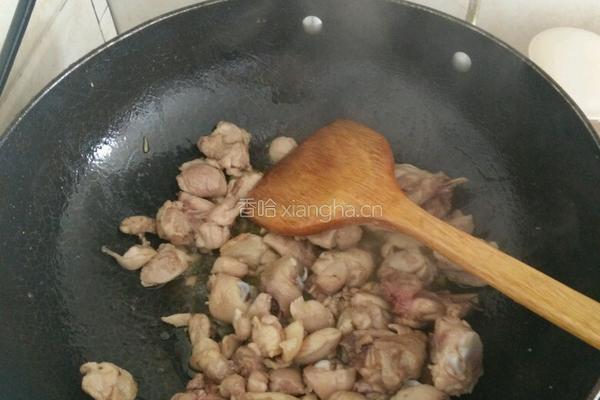 青椒辣子鸡的做法图解5