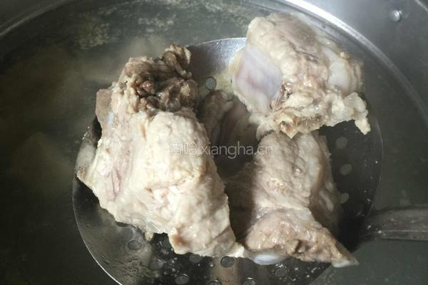 红烧排骨的做法图解1
