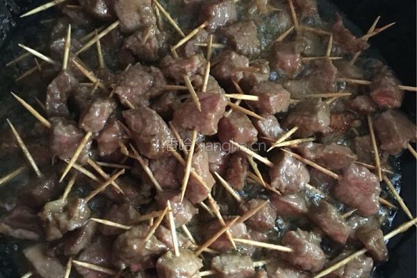 牙签牛肉的做法图解2