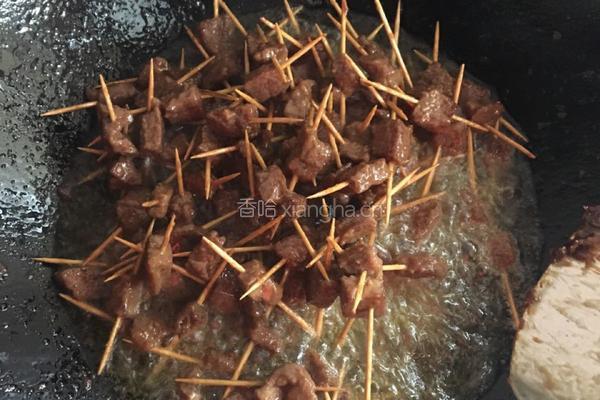 牙签牛肉的做法图解3