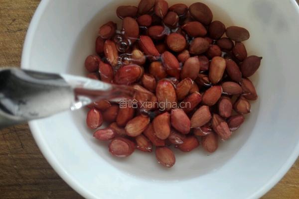 老醋花生米的做法图解2